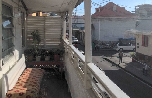 Roseau Hotel | Symes Zee - Bar, Resturant, Rooftop Views.