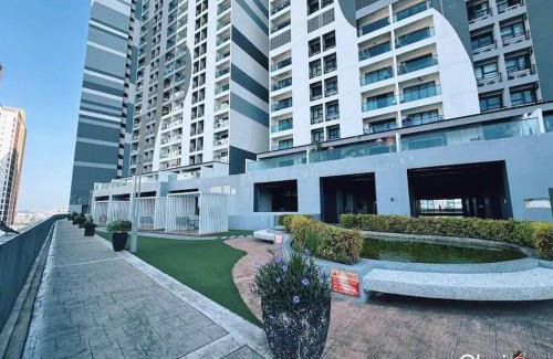 Seri Kembangan Apartment | Symphony Tower - Epic City View, Netflix, Free Parking