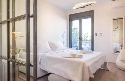 Athens City Centre Apartment | Syntagma modern new flat, large balcony with view