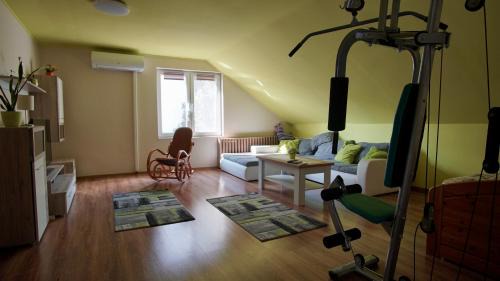Satoraljaujhely House | Sziklakert Vendégház
