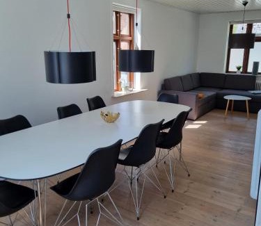 Herning Villa | Tæt på Centrum & MCH/Boxen - Huset nr. 11