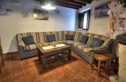 Villar de Plasencia Cottage | Tía Emilia's House for 10 people