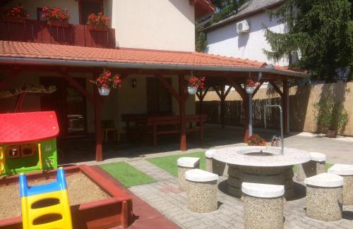 Tiszakecske House | Tünde Vendégház