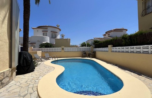 Els Poblets Villa | T-0523 Very well maintained villa 500 m to the sea