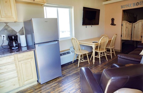 Sevier Apartment | T-07) Western Pacific