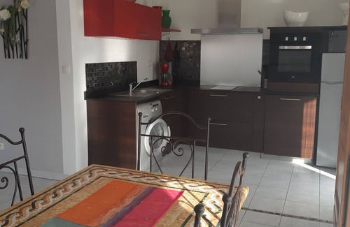 Leguevin Apartment | T 2 suburban furniture of TOULOUSE (10mn cu center town)