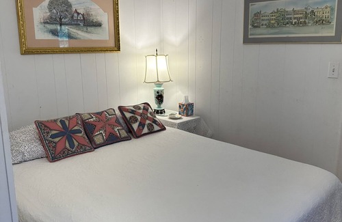 Ruffin Other | t“Authentic 1890s Farmhouse for Antique Lovers & History Buffs”
