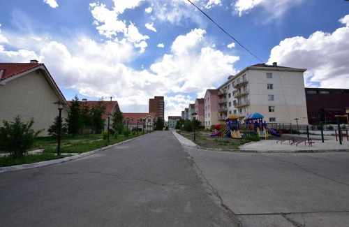 Sukhbaatar House | T house
