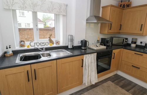 Margam Cottage | T?&NBSP;DRWS NESAF, pet friendly, with open fire in Cwmllynfell