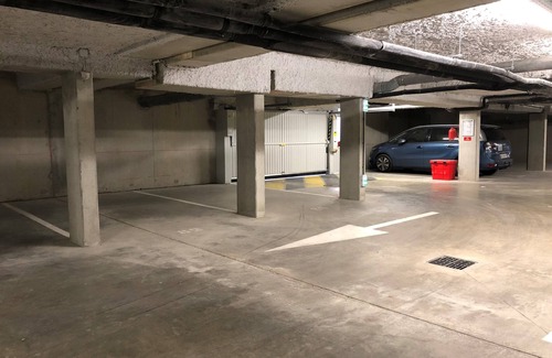 Fontaine Lestang-Bagatelle-Papus-Tabar-Bordelongue House | T1 with parking and close to metro A and tram T1 and T2