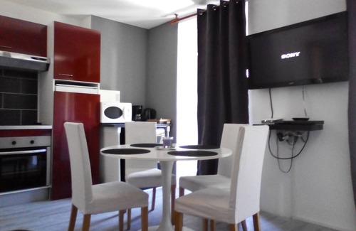 Ax-les-Thermes Apartment | T2 42m2 center 100m thermal establishment and 150m cable cars