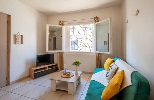 Aigues-Mortes Apartment | T2 Aigues Mortes 40 metres from the ramparts