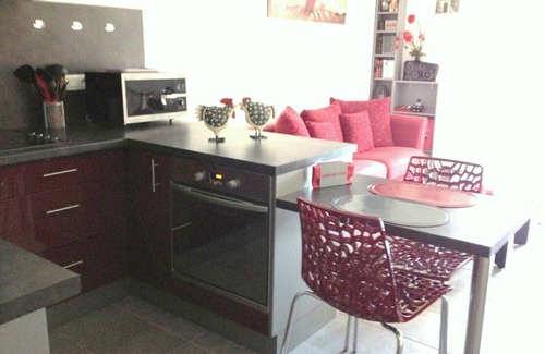 L'Ile-Rousse Apartment | T2 air-conditioned clos des oliviers with wifi and private parking 300m from the beach.