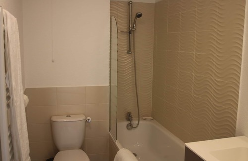 Biscarrosse Plage Apartment | T2 apartment in Biscarrosse Plage, 50m Sea + Pool + Spa