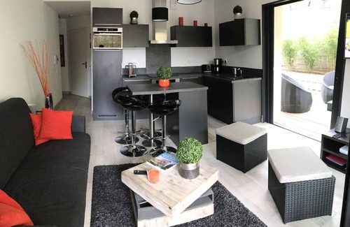 Arcachon Apartment | T2 - Arcachon center - Tree-lined terrace 90 m² - Beach 100 m,