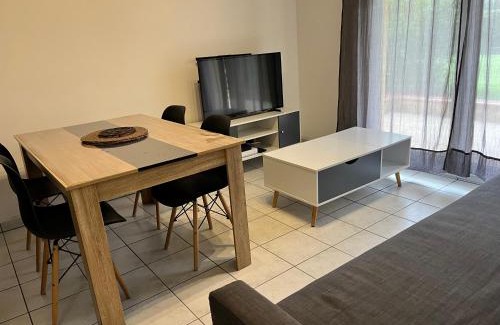 Lalande-Grand Selve Apartment | T2 avec jardinet à Aucamville, TOULOUSE