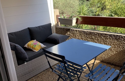 Saint-Cyr-sur-Mer Apartment | T2 Bord de mer Résidence Privée Parking , Grand Jardin .plage 6mns à Pied