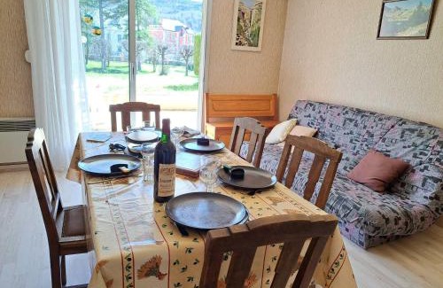Barcelonnette Apartment | T2 Centre Barcelonnette avec Garage, Terrasse et Parc Privé - FR-1-165A-101