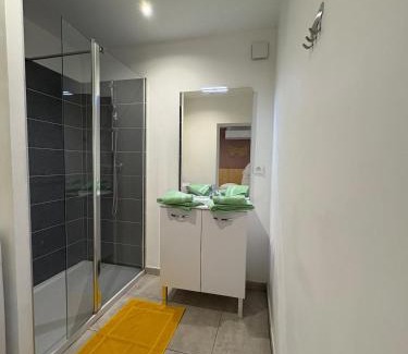 Bas-Vernet Apartment | T2 climatisé à 10 min des plages