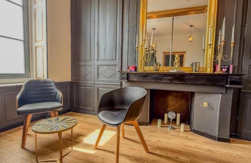 Illiers-Combray Apartment | T2 en centre-ville d'Illiers-Combray - parking- lit king size - terrasse