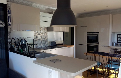 Aix-les-Bains Apartment | T2 lake view and large port Aix les Bains renovated standing 3* large balcony WIFI