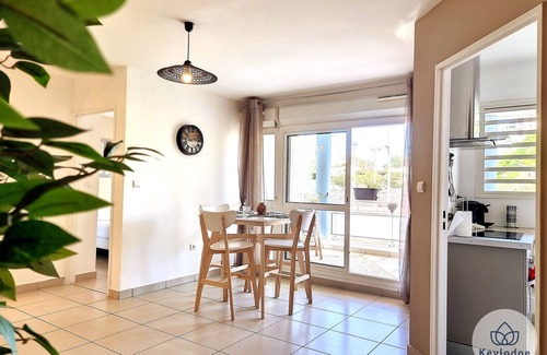 Saint-Denis Apartment | T2 – Perle des Camélias* – close to Saint-Denis centre