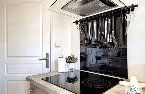 Saint-Denis Apartment | T2 – Perle des Camélias* – close to Saint-Denis centre