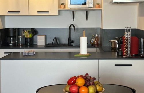 Le Ricanto Apartment | T2 vue mer climatisé + wifi & refait à neuf idéalement situé à Ajaccio