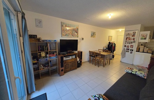 Cournonsec Apartment | T3 apartment in a quiet residence between sea and garrigue