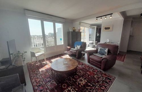 Chateauroux Apartment | T3 city centre- elevator- parking- panoramic view