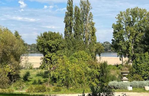 Gennes-Val-de-Loire Apartment | T3 Duplex dépendance du Château