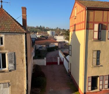 Charlieu Apartment | T3 en duplex logement entier