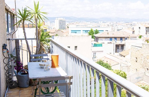 7th Arrondissement Apartment | T3 in the heart of Endoume with private parking