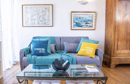 7th Arrondissement Apartment | T3 in the heart of Endoume with private parking