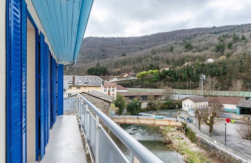 Tenay Apartment | T3 old charm - Mountain, river, station on foot