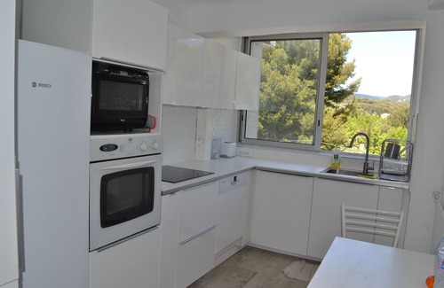 La Ciotat Apartment | T3 renovated 67m - 250m to the beach - 6 pers - Parking - near shops and resto