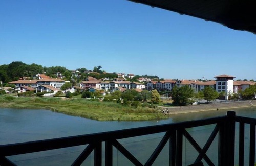 Ciboure Apartment | T3 standing (sleeps 6) - 40m² terrace - foot Beach and nice view