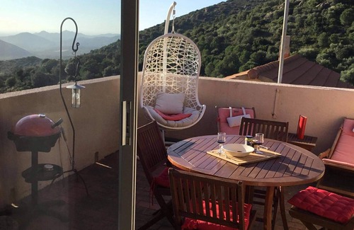 Lama Apartment | T3 - TERRACE WITH AMAZING SEA AND MOUNTAIN VIEW (WIFI) 5 people