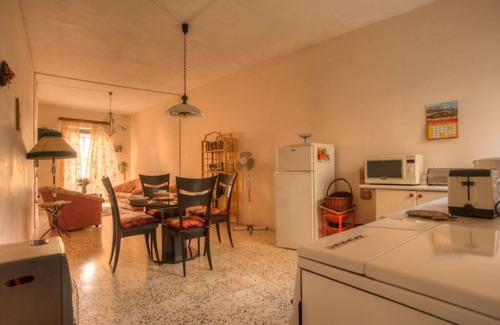 Marsaxlokk Apartment | Ta Diegu - pretty apartment in a private house with a large rooftop terrace