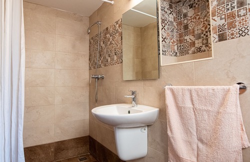 Kercem Apartment | Ta' Pepp Newly Rustic maisonette in the counrty side. Value for money.