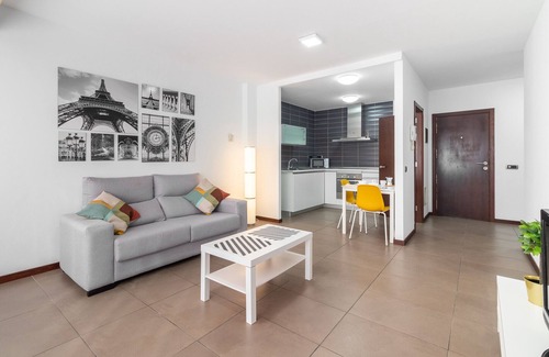 Las Palmas de Gran Canaria Apartment | Tabaiba 1 + Beach + A/C + Fast WiFi