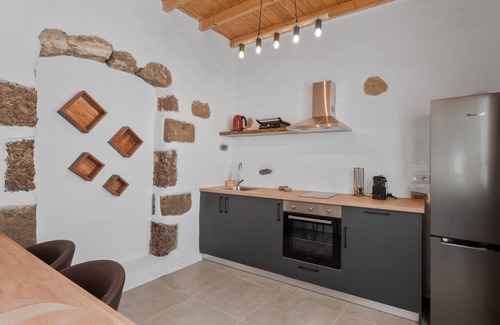 Tabayesco Apartment | 'Tabayesco' Holidays with Mountain Views, Shared Pool and Wi-Fi