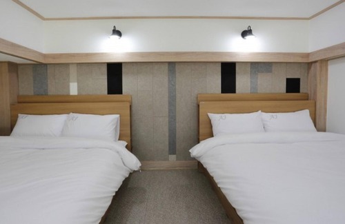 Sanha-ri House | Taean Cheongpodaeajae Pension
