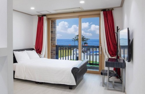 Nam House | Taean Golden Wave Pension