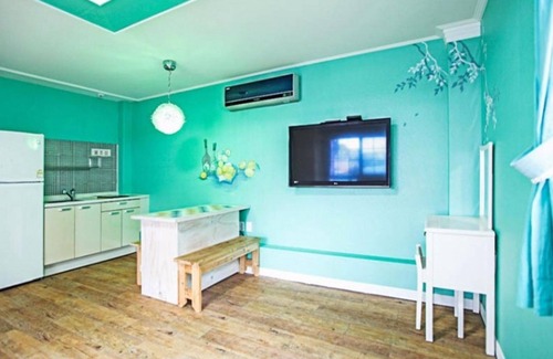 Kkotchi House | Taean Jangmibit Insaeng Pension
