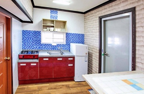 Kkotchi House | Taean Jangmibit Insaeng Pension