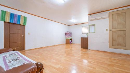 Kujanggul House | taean mammose pension