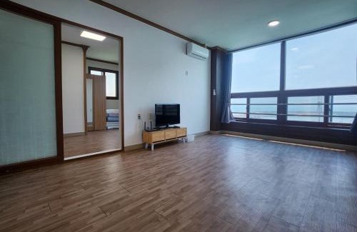 Mongdae House | Taean Mongsanpo Monggle Monggle Pension