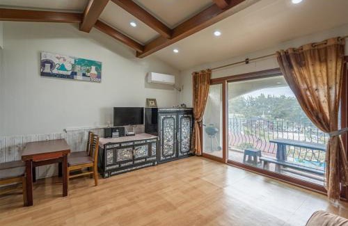 Iwon House | Taean Santorini Pension