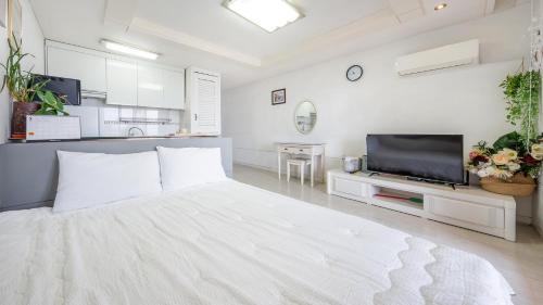 Nam House | Taean Tteulapbada Pension